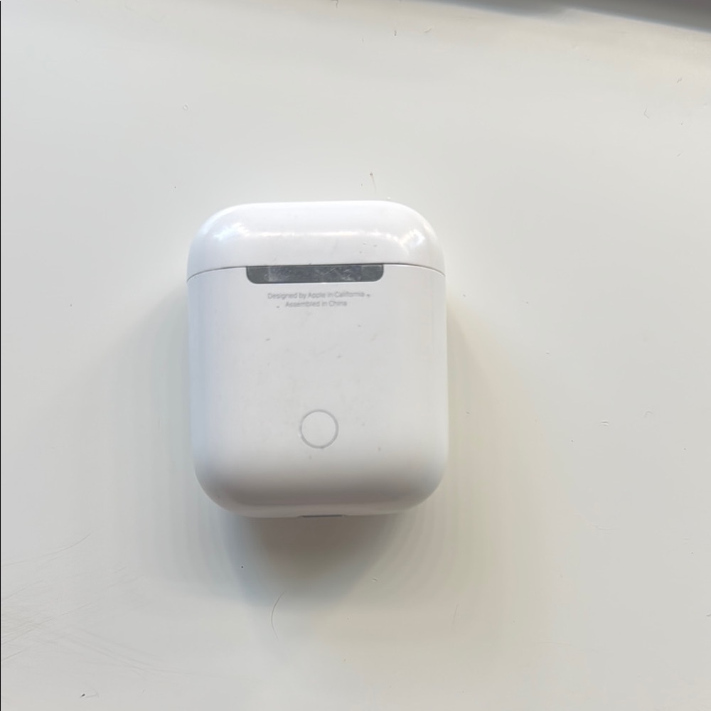 AirPods - Picture 3 of 3